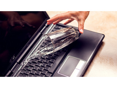 Що робити, якщо залили ноутбук?