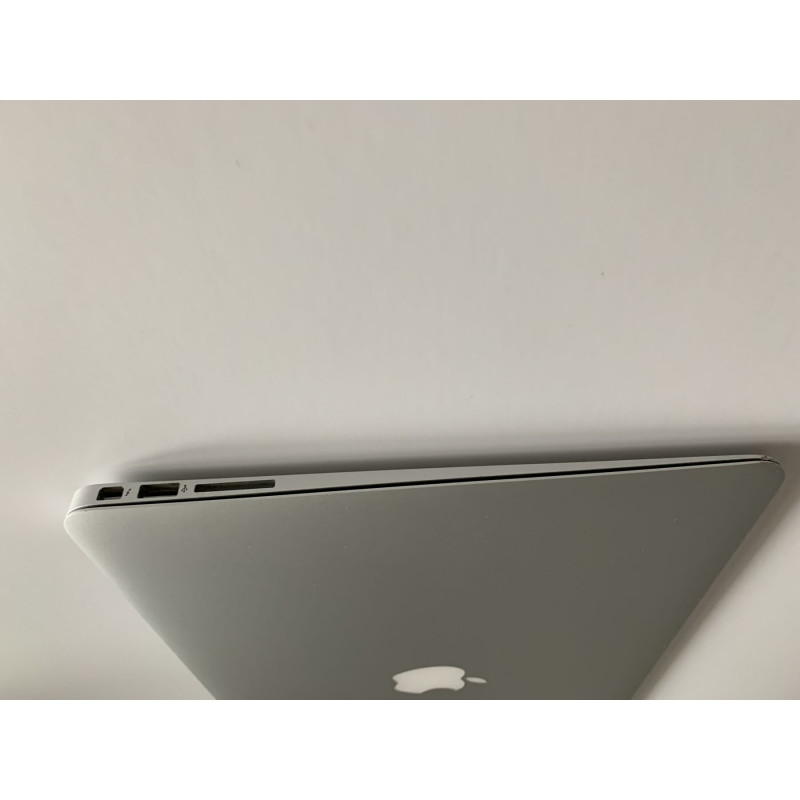 Ноутбук Apple Macbook Air A1466 (Early 2015) / 13.3"/ TN / HD+ 1440*900 / Intel Core i5 / DDR3 8Gb 1600 MHz / SSD 128Gb / Intel HD Graphics / Полный комплект