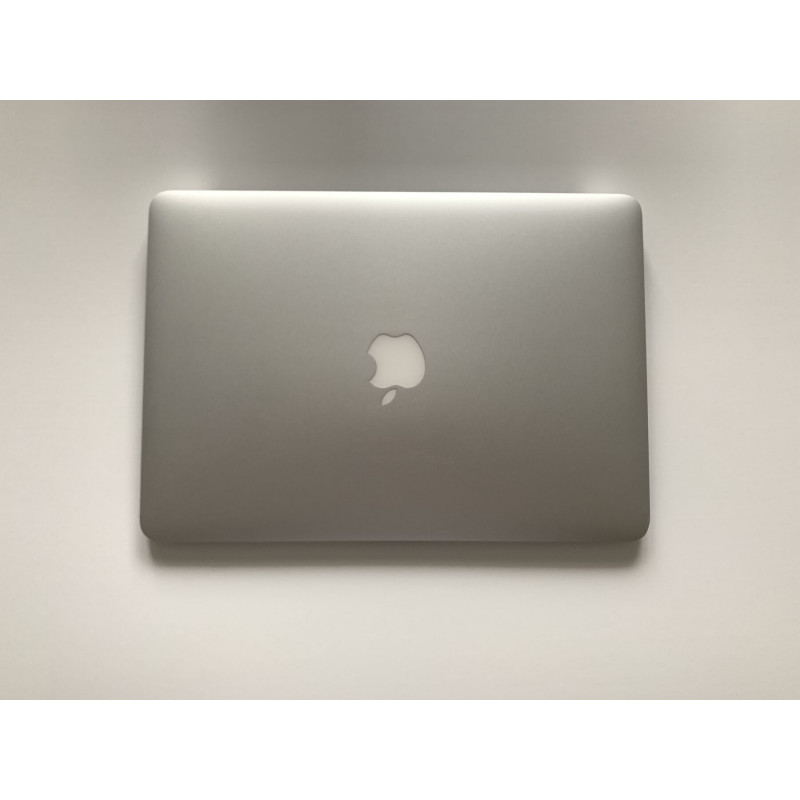 Ноутбук Apple Macbook Air A1466 (Early 2015) / 13.3"/ TN / HD+ 1440*900 / Intel Core i5 / DDR3 8Gb 1600 MHz / SSD 128Gb / Intel HD Graphics / Полный комплект