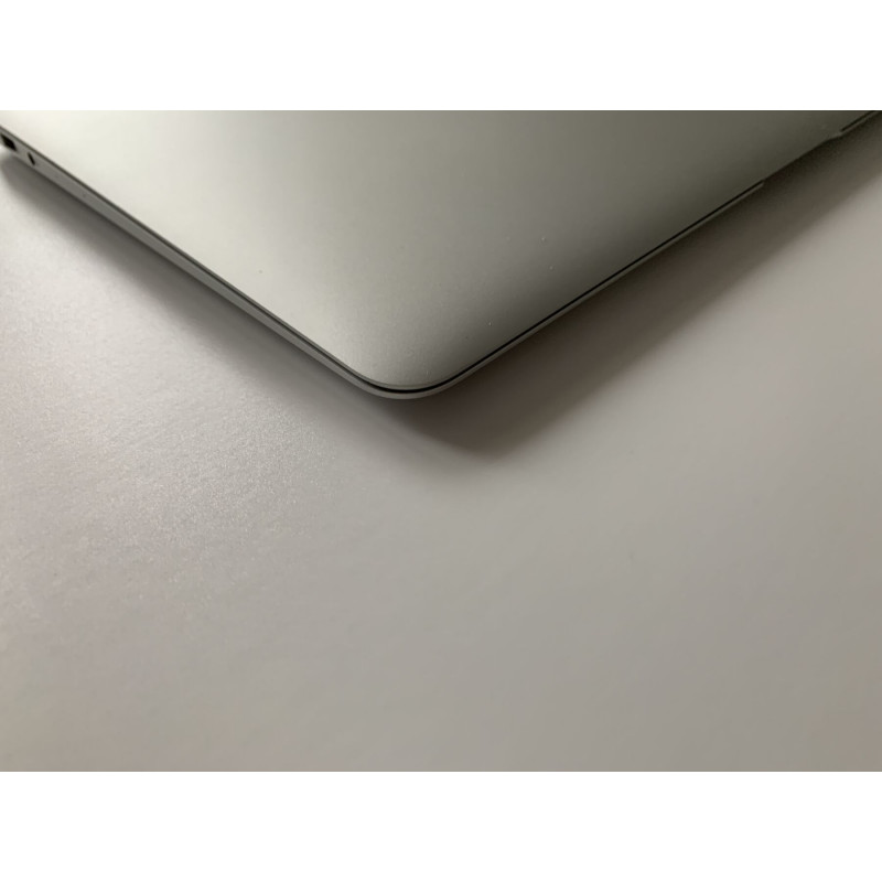 Ноутбук Apple Macbook Air A1466 (Early 2015) / 13.3"/ TN / HD+ 1440*900 / Intel Core i5 / DDR3 8Gb 1600 MHz / SSD 128Gb / Intel HD Graphics / Полный комплект