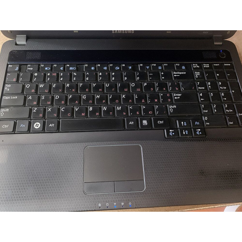 Ноутбук Samsung R523 / 15.6" TN / HD 1366*768 / AMD Athlon II M320 / DDR2 4Gb / HDD 320Gb / ATI Mobility Radeon HD5470 / Wi-Fi / Card-reader / Web-cam, Нет, Samsung, 15.6", AMD, Интегрированная