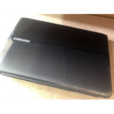 Ноутбук Samsung R523 / 15.6" TN / HD 1366*768 / AMD Athlon II M320 / DDR2 4Gb / HDD 320Gb / ATI Mobility Radeon HD5470 / Wi-Fi / Card-reader / Web-cam, Нет, Samsung, 15.6", AMD, Интегрированная