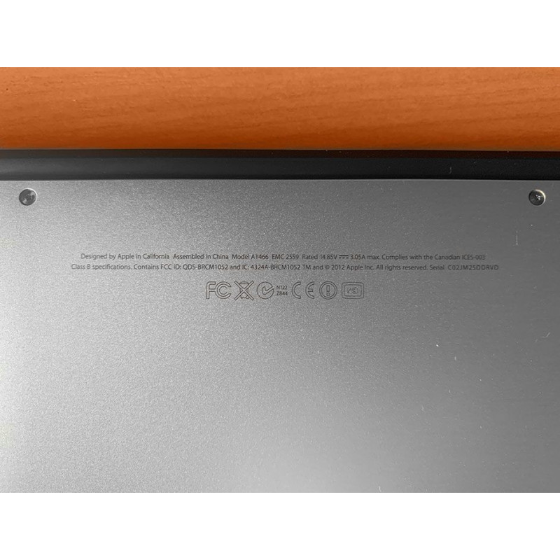 Ноутбук Apple Macbook Air A1466 (2012) / 13.3"/ TN / HD+ 1440*900 / Intel Core i5 / DDR3 4Gb / SSD 256Gb / Intel HD Graphics / Wi-Fi / Card-reader / Web-cam