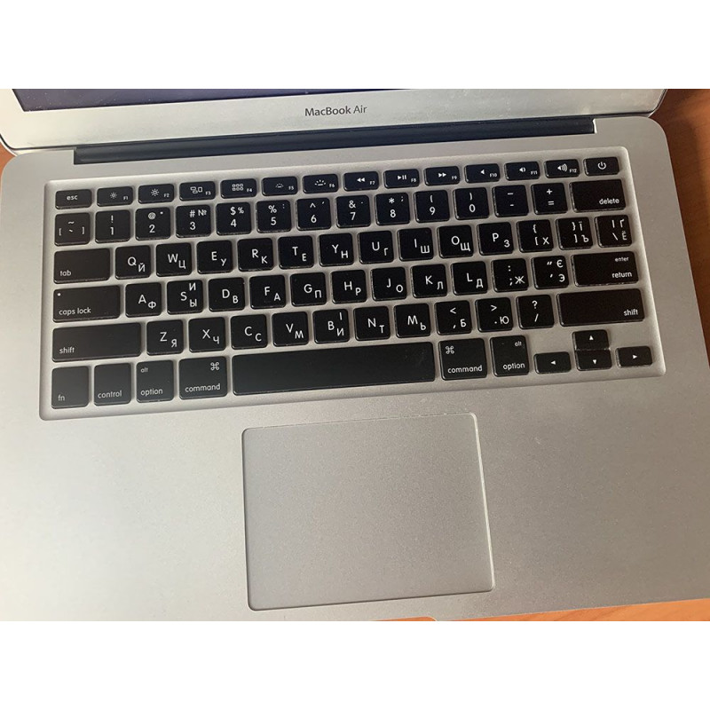 Ноутбук Apple Macbook Air A1466 (2012) / 13.3"/ TN / HD+ 1440*900 / Intel Core i5 / DDR3 4Gb / SSD 256Gb / Intel HD Graphics / Wi-Fi / Card-reader / Web-cam