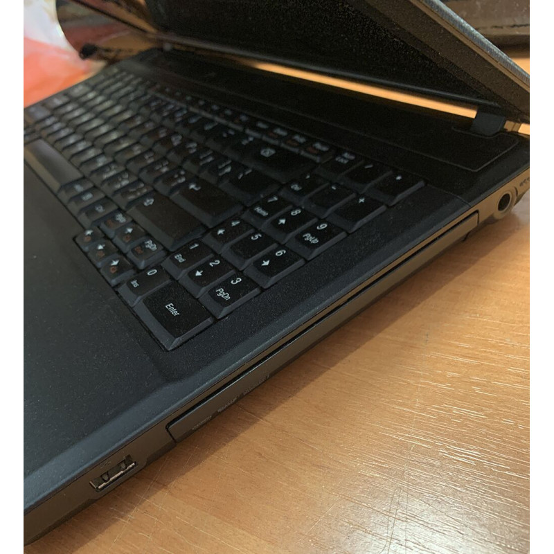 Ноутбук Lenovo G550 / 15.6" TN / HD 1366*768 / Intel Celeron T3100 2 ядра / DDR3 2Gb / HDD 250Gb / HD Graphics / Wi-Fi / Card-reader / Web-cam, Нет, Lenovo, 15.6", Intel, Интегрированная