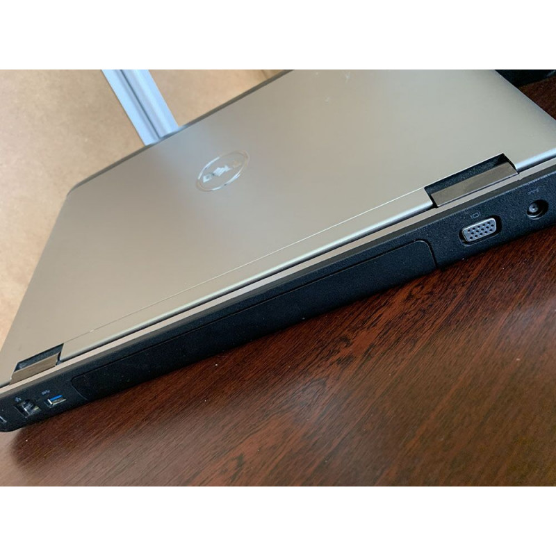 Ноутбук Dell Vostro 3550 / 15.6" TN / HD 1366*768 / Intel Core i5-2450m / DDR3 4Gb / HDD 320Gb / Intel HD Graphics 3000 / Wi-Fi / Card-reader / Web-cam