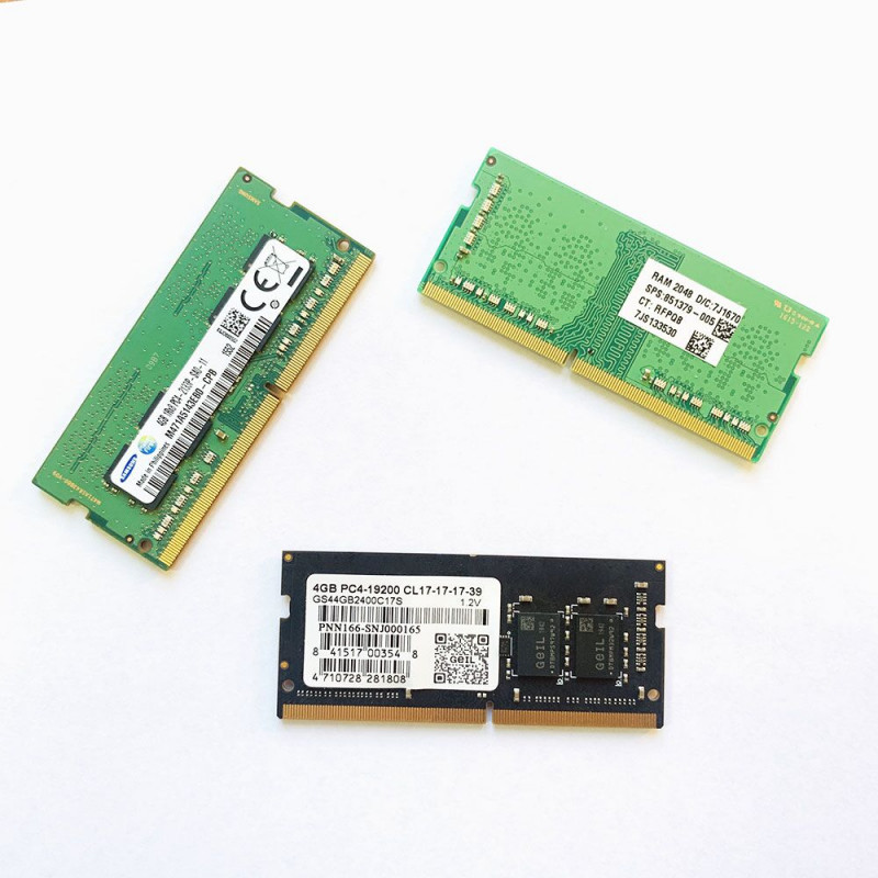 Б/У Оперативная память 4GB DDR4 / PC4-17000 / 2133 МГц В ассортименте